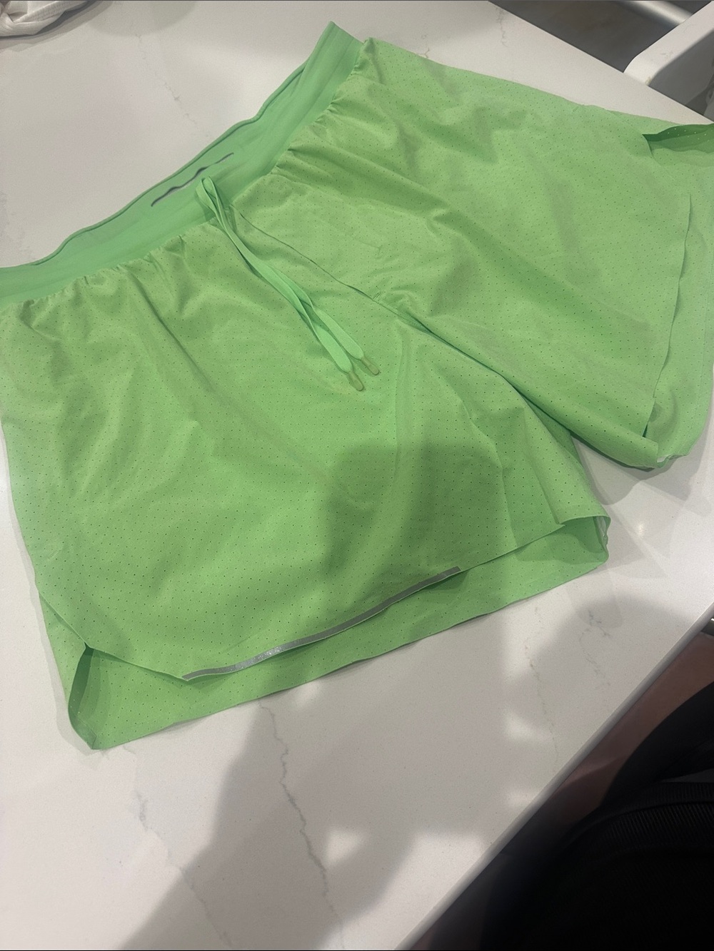 Lululemon Fast & Free Lined Short Mens Large Green 6" Perforated Running M7AU8S